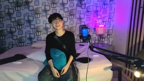 Snapshot of twink_sebas7 chatting on July 11, 12:19 pm Sebastin online show from July 11, 12:19 pm