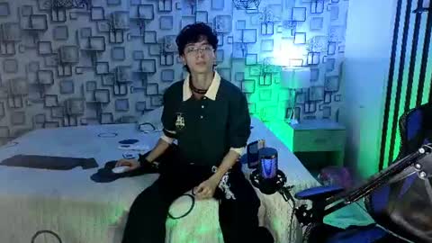 Snapshot of twink_sebas7 chatting on July 18, 3:22 am Sebastin online show from July 18, 3:22 am