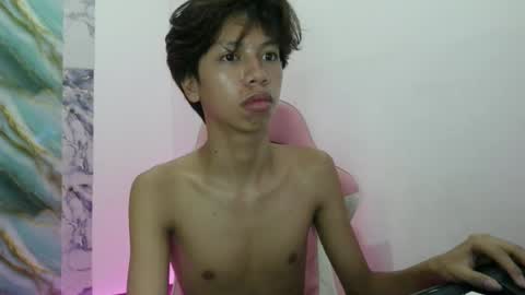 Snapshot of twink_sunny chatting on July 12, 11:12 am sunny online show from July 12, 11:12 am
