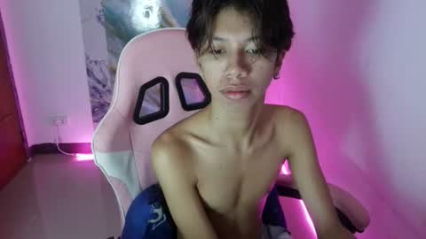 Snapshot of twink_sunny chatting on July 20, 4:20 pm sunny online show from July 20, 4:20 pm