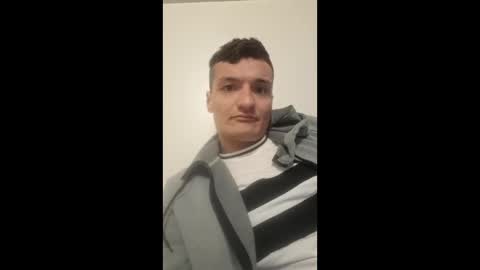 Snapshot of twinkboy2042 chatting on March 4, 2:39 am twinkboy2042 online show from March 4, 2:39 am