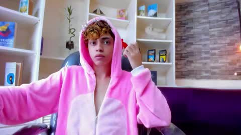 twinkk_guyy online show from November 23, 8:08 pm