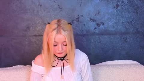 twinklefluff online show from March 8, 8:11 am