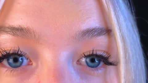 twinklefluff online show from March 11, 1:56 pm