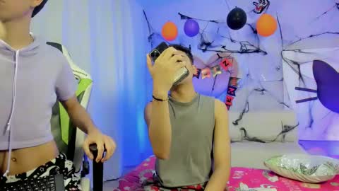 Snapshot of twinks_boys_ chatting on October 21, 4:13 am JHOAN LIAM ZACARIAS online show from October 21, 4:13 am