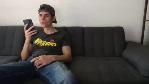 Derrick online show from January 9, 6:42 pm