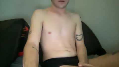 Snapshot of twinkycameron chatting on October 19, 12:17 pm twinkycameron online show from October 19, 12:17 pm
