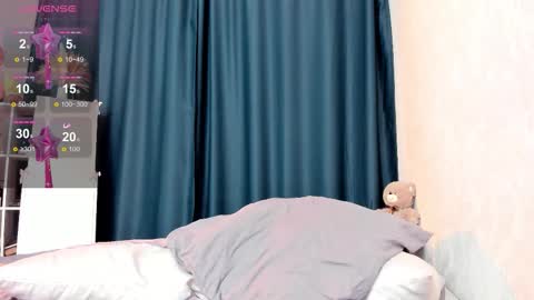 Snapshot of twintoyss chatting on December 19, 2:40 am SophiAlex online show from December 19, 2:40 am