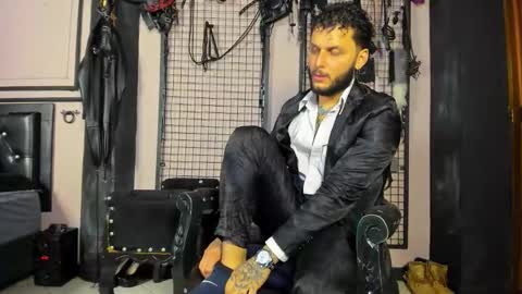 Snapshot of twisted_fantasy_ chatting on January 6, 3:10 am Clio Tadeo online show from January 6, 3:10 am