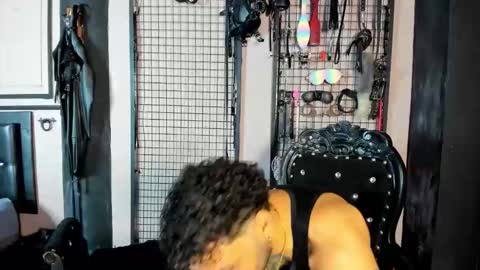 Snapshot of twisted_fantasy_ chatting on February 2, 3:27 am Clio Tadeo online show from February 2, 3:27 am