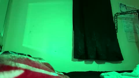 twizzler_twizzle online show from February 15, 2:36 pm