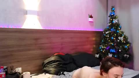 Snapshot of two_legend chatting on December 24, 9:22 pm GeraTender1 and Elliot muscle02 online show from December 24, 9:22 pm