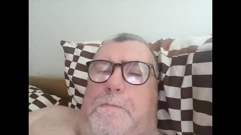 twohats2810 online show from May 11, 5:46 am