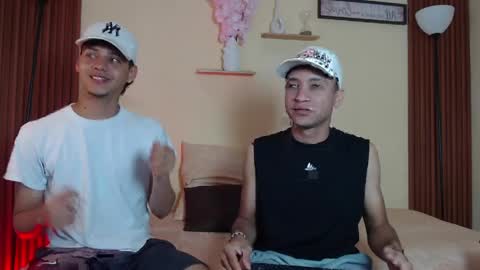 twohottrouble  online show from April 7, 9:37 pm