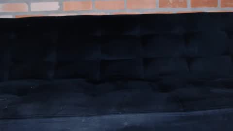 Snapshot of twonaugthy77 chatting on December 18, 4:20 am Angel online show from December 18, 4:20 am