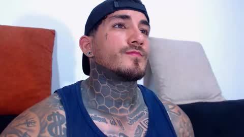 Snapshot of twonaugthy77 chatting on September 30, 7:08 pm Angel online show from September 30, 7:08 pm