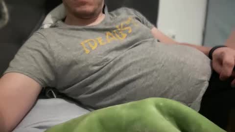 Snapshot of tyber87 chatting on October 17, 8:00 pm Padrynhyo online show from October 17, 8:00 pm