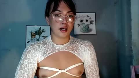 Snapshot of tyla_23 chatting on April 22, 7:00 am Tyla online show from April 22, 7:00 am