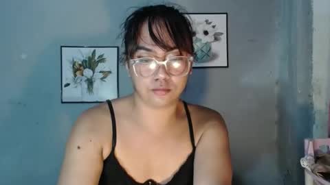 Snapshot of tyla_23 chatting on May 2, 7:41 pm Tyla online show from May 2, 7:41 pm