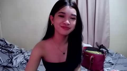 Snapshot of tyladine chatting on October 1, 5:57 am tyladine online show from October 1, 5:57 am