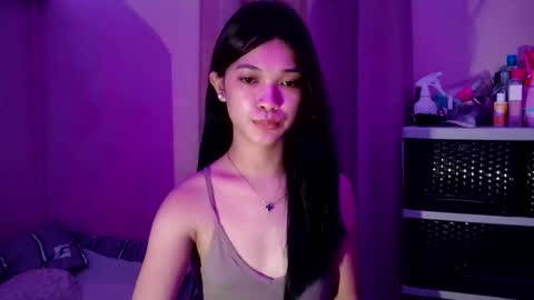 Snapshot of tyladine chatting on October 5, 8:23 am tyladine online show from October 5, 8:23 am