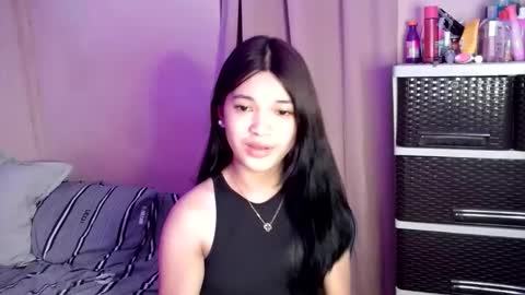 Snapshot of tyladine chatting on October 8, 7:17 am tyladine online show from October 8, 7:17 am