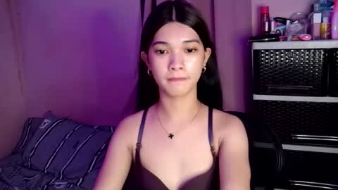 Snapshot of tyladine chatting on October 9, 8:34 am tyladine online show from October 9, 8:34 am