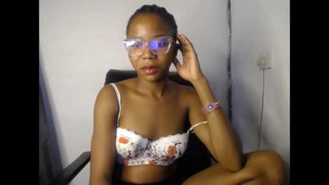 Jelena online show from April 13, 2:33 pm