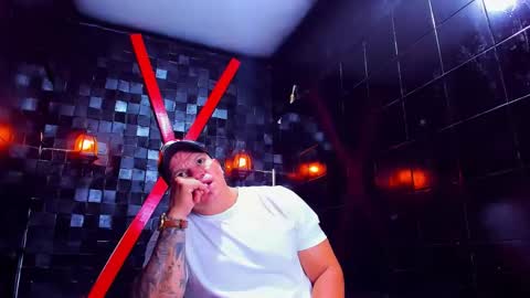 Tyleer Scot online show from April 4, 7:33 pm