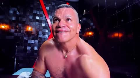 Tyleer Scot online show from April 6, 10:11 pm