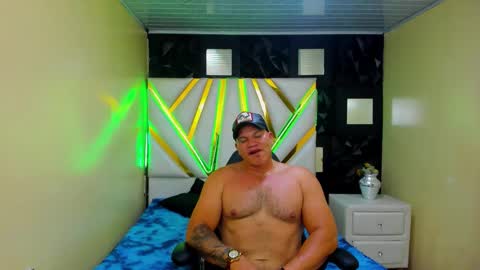 Tyleer Scot online show from April 8, 7:36 pm