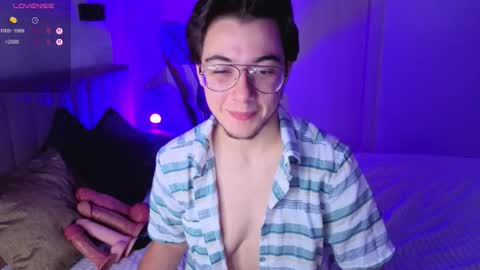 Snapshot of tyler_bergg chatting on September 24, 10:35 pm tyler berg online show from September 24, 10:35 pm