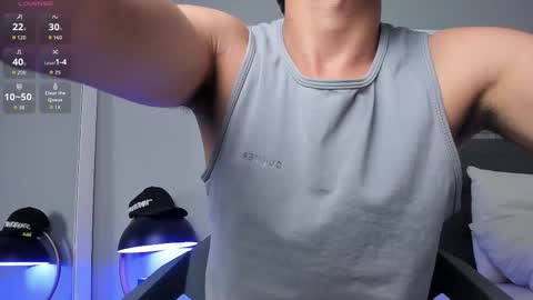 Snapshot of tyler_fox_ chatting on February 5, 9:19 pm Tyler Fox online show from February 5, 9:19 pm