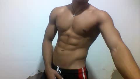 Snapshot of tyler_gold823 chatting on February 14, 1:29 pm Tyler online show from February 14, 1:29 pm