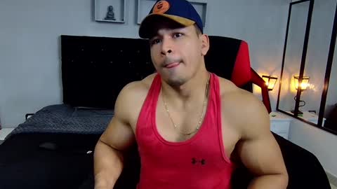 tyler_hank1 online show from December 1, 10:53 pm