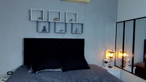 tyler_hank1 online show from December 18, 5:52 pm