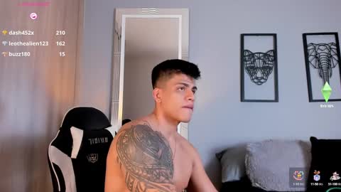 Snapshot of tyler_muscle chatting on January 10, 3:18 am David online show from January 10, 3:18 am