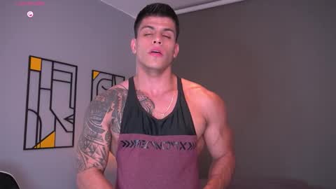 Snapshot of tyler_muscle chatting on December 16, 2:05 am David online show from December 16, 2:05 am