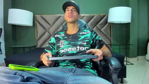 Tyler Rodriguez online show from October 27, 11:31 pm