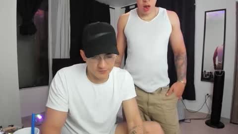 tyler_scotts2323 online show from December 14, 6:19 am