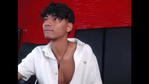 tyler_wolf_1 online show from October 9, 11:30 am