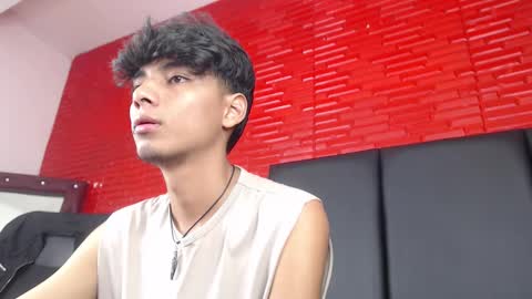 tyler_wolf_1 online show from October 11, 12:36 pm