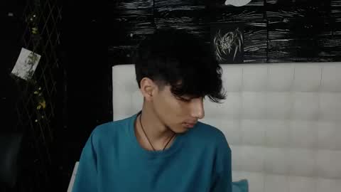 tyler_wolf_1 online show from October 20, 12:27 pm
