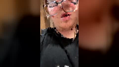 tylerjday2198 online show from April 22, 7:04 pm