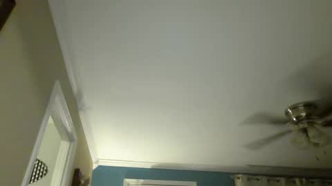 tylermizzan123 online show from December 11, 9:01 pm