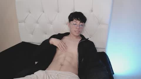 Tylhugedoom online show from January 15, 5:26 pm