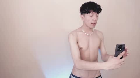 Tylhugedoom online show from January 17, 2:28 pm