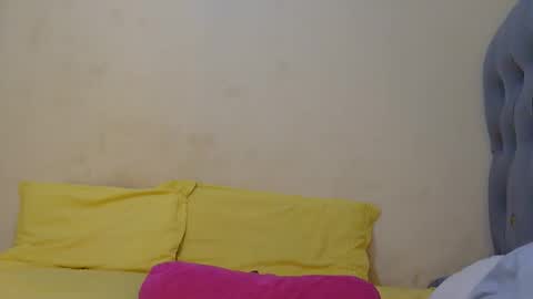 tynniee online show from February 16, 12:18 am