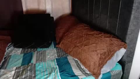 Snapshot of tyra_stone1 chatting on February 20, 9:09 pm tyra_stone1 online show from February 20, 9:09 pm