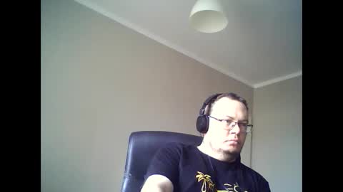 Snapshot of tyradi1991 chatting on March 9, 9:02 am tyradi1991 online show from March 9, 9:02 am